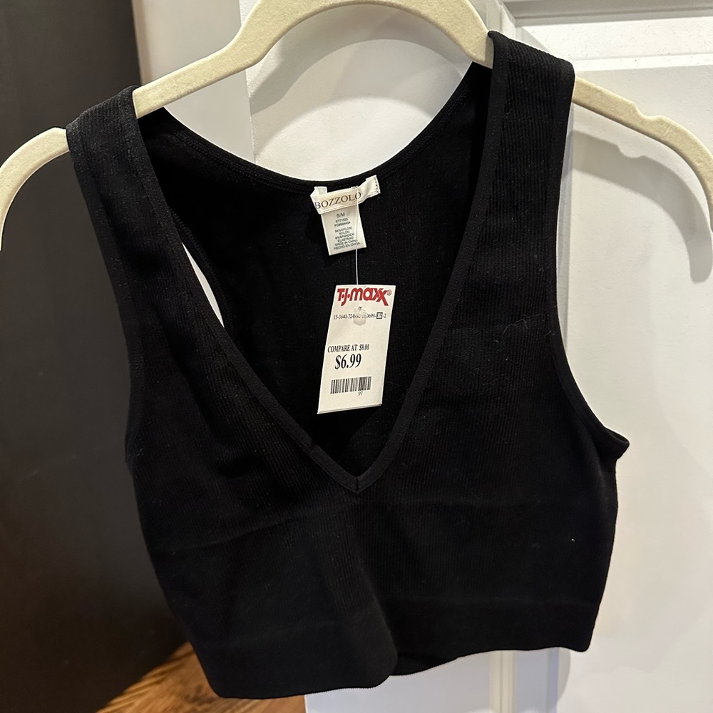 Black workout tank top new with tag on it